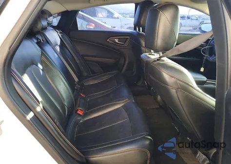 2015 Chrysler 200 C z USA, uszkodzony, nr VIN 1C3CCCEG2FN542812